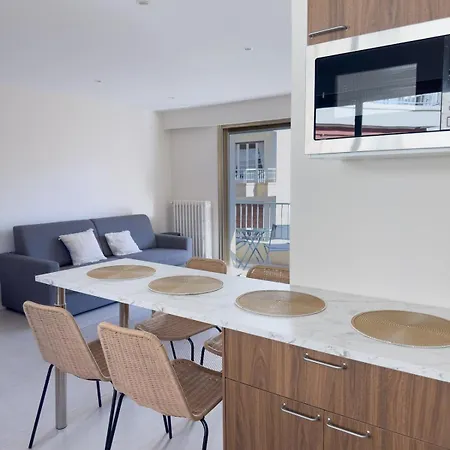 4-star Close To Sea , Juan Les Pins * Антіб